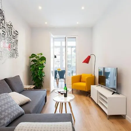 Apartment Perfectly Located 4-bed 4-bath In 2-1