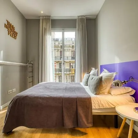 Perfectly Located 4-bed 4-bath In 2-1 * Barcelona
