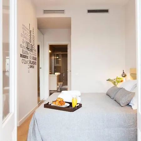Perfectly Located 4-bed 4-bath In 2-1 Apartment