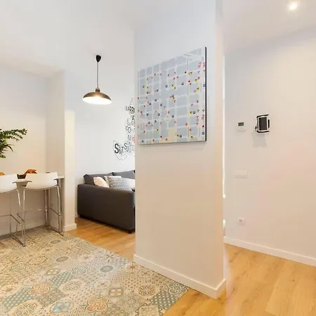 Perfectly Located 4-bed 4-bath In 2-1 * Barcelona